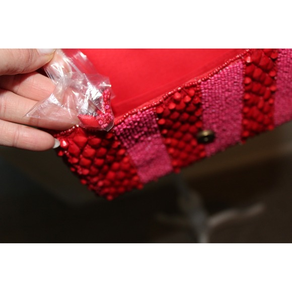 Anthropologie Beaded Striped Crossbody Bag Red Pink Chain Strap NWT - Picture 6 of 12